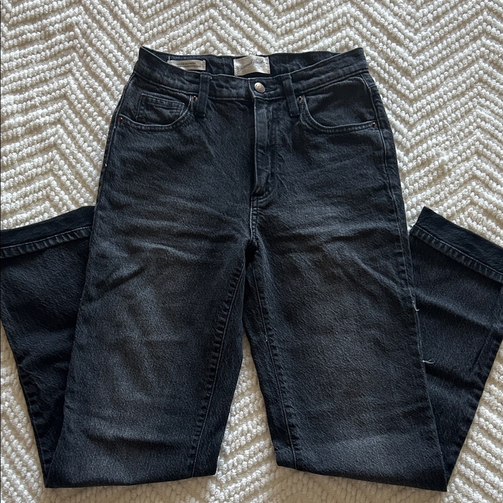 Universal Thread Black High-Rise Straight-Leg Jeans